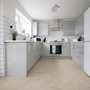 Holiday home Family In The Charming Coastal Town Of, Barry