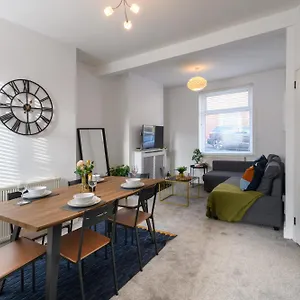 Holiday home Asher By Koya Homes - 2-bedroom Home, Downtown Barry, Free Parking, Barry