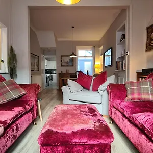 Holiday home Comfy Very Close To Cardiff, Barry